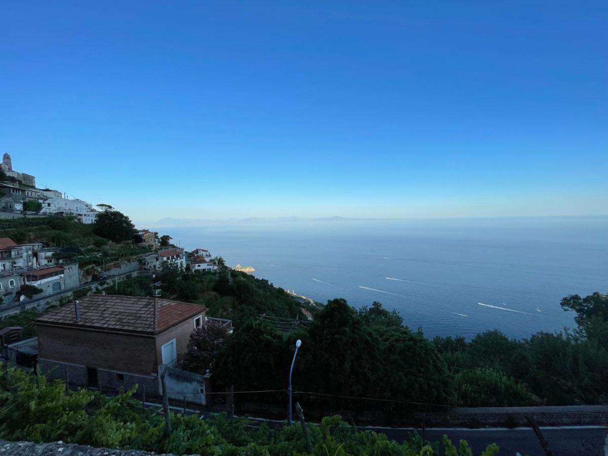Seaview Apartments Furore Bagian luar foto