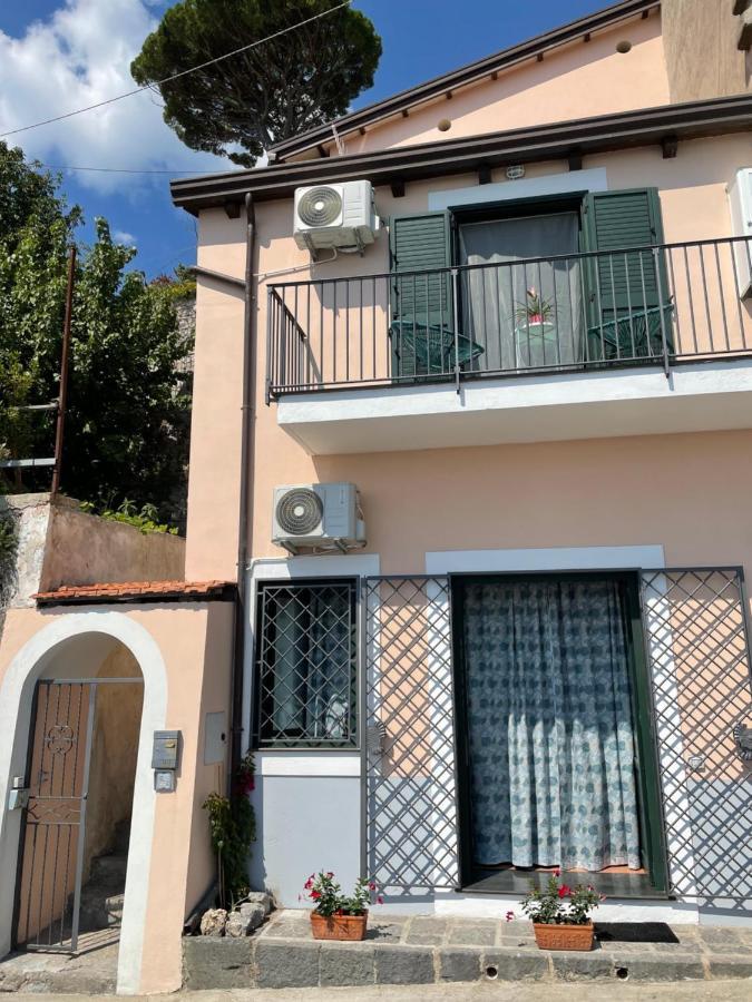 Seaview Apartments Furore Bagian luar foto